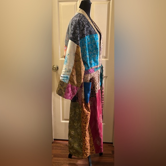 Colorful Patchwork Kimono Robe with Pockets - Picture 5 of 15